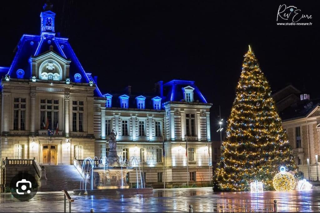Apt Evreux 900M De La Gare Évreux Exterior foto