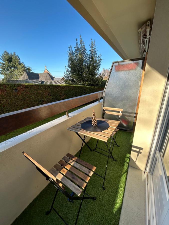 Apt Evreux 900M De La Gare Évreux Exterior foto